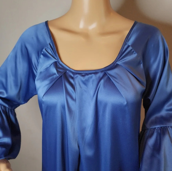 Diane Von Furstenberg Silk Blue Mini Dress Size 4 Ruffle Hem Bubble Sleeves - Picture 2 of 16